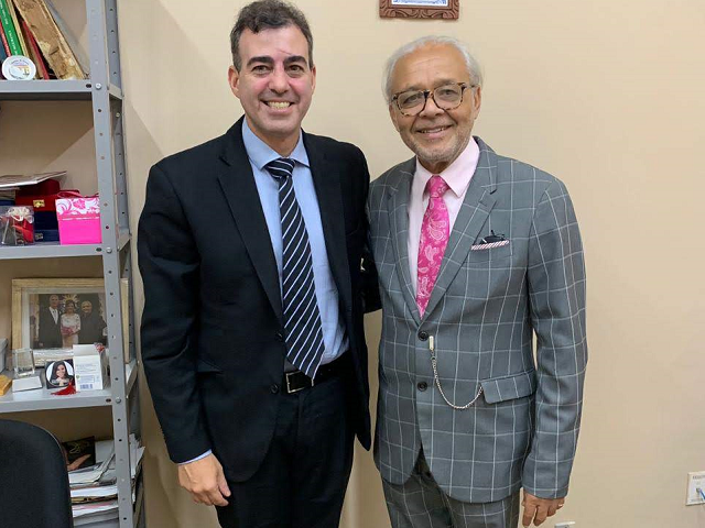 Consultor do Prêmio Innovare, Rafael Cavalcanti (esquerda), com o juiz Abner Apolinário