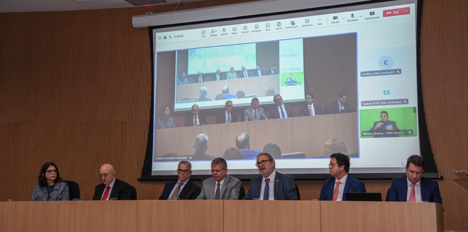 Mesa de abertura do evento Simpósio Judicialização da Saúde, na Esmape. 