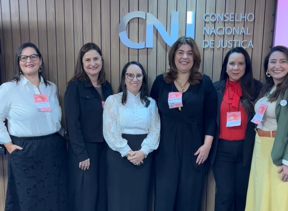 Desembargadora Daisy Andrade e as juízas Ana Mota, Ana Paula Borges, Mariana Vargas, Eunice Prado e Tatiana Lapa em encontro na sede do CNJ. 