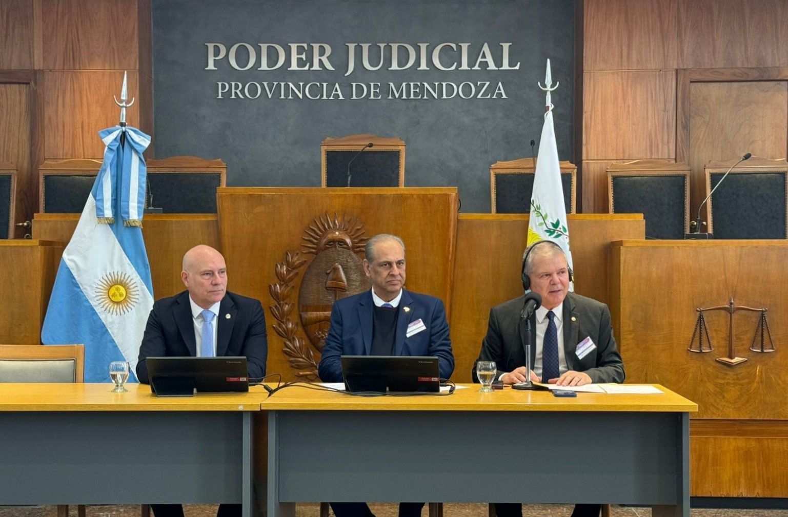 Presidente do TJPE, desembargador Ricardo Paes Barreto, em Mendonza, na Argentina. 