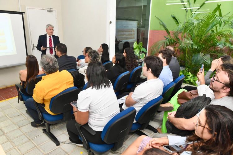 Foto da notícia - Visita guiada de alunos da Uninassau à Central dos Juizados e atuação do Juizado do Forró marcam último dia da II Semana dos Juizados Especiais no TJPE