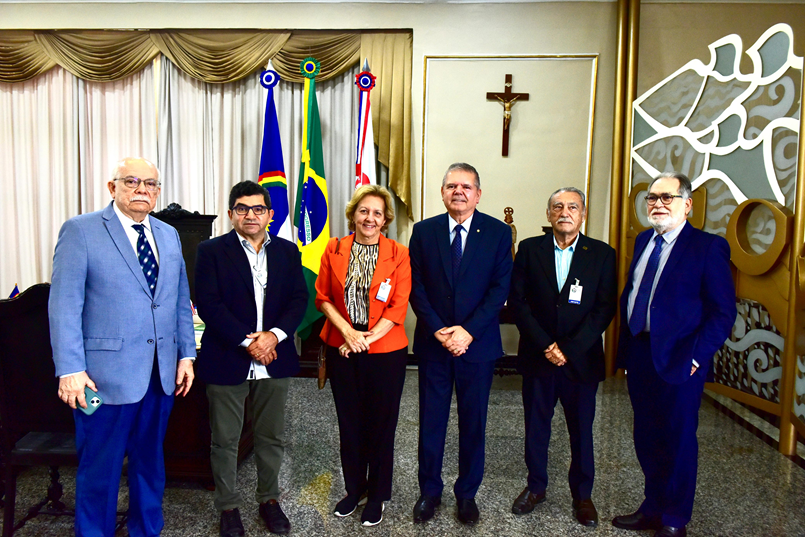 Foto da notícia - Lei de licitações é tema de reunião do Sinduscon-PE e presidente do TJPE 